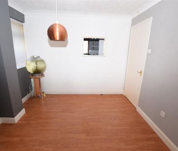 3 bedroom detached house to rent - Photo 3