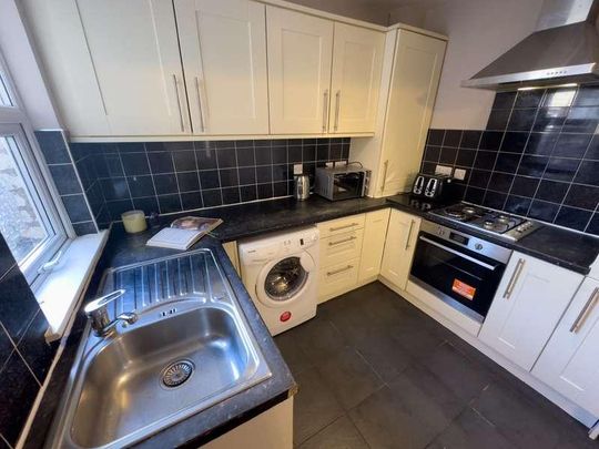 Empress Road, L7 - Photo 1