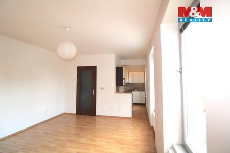 Pronájem bytu 1+kk a garsoniéry 29 m², Roháčova 848, Kolín - Фото 4