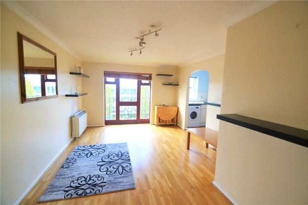 2 bedroom flat to rent - Photo 1