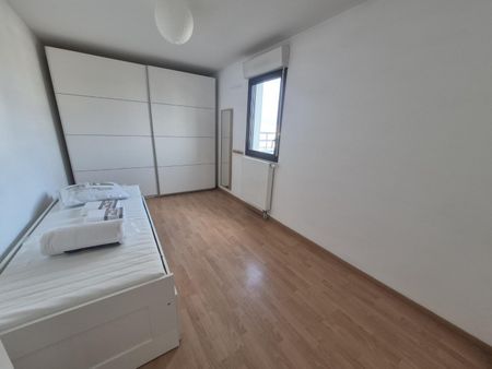 Location Appartement 4 pièces 93m² LILLE 59000 - Photo 5