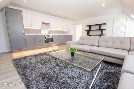 Woodside, Franklands Village, Haywards Heath, RH16 - Photo 2