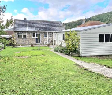 Cosy, Comfort, Convenience only at Cleland Street - Photo 1