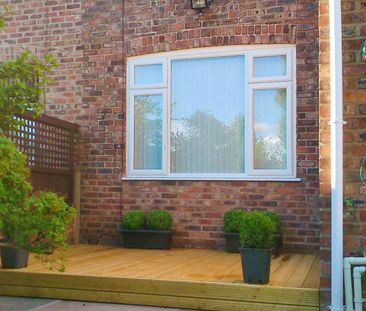 Beautiful 3 bed semi-detached house with large south facing garden ... - Photo 6