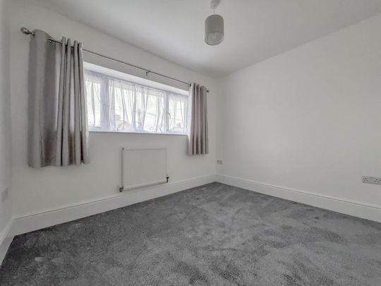 2 bedroom end of terrace house to rent - Photo 1