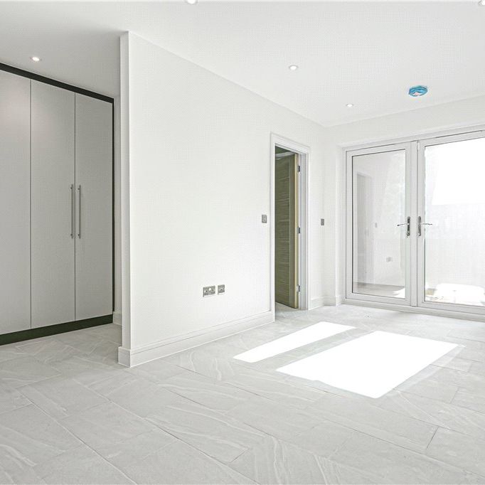 Broad Street, Guildford, Surrey, GU3 3BG - Photo 1