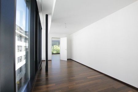 Modern living in a quiet location - Photo 2