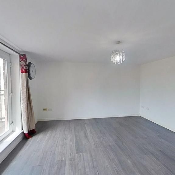 3 bedroom flat to rent - Photo 1