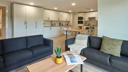 Silver Ensuite - Photo 2