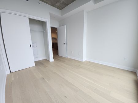 5605 Avenue Pierre-De Coubertin, #515 - Photo 3