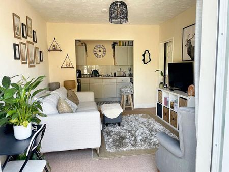 1 bedroom apartment to rent - Photo 2