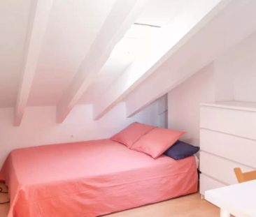 Room in a shared 4-bedroom apartment for rent in Sol, all bills included. - Photo 4