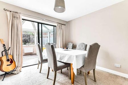 Caudebec Close, Uppingham, LE15 - Photo 2