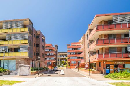 Leasing Opportunity: Spacious 1-Bedroom Apartment in North Strathfield - Photo 2