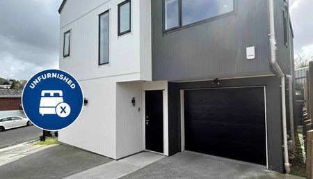 4 bedroom and 2.5 bathroom Townhouse in Hillsb... - Photo 5