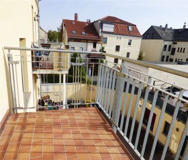 Schön geschnittene 2-Raum Whg. mit großer Wohnküche, Balkon! - Photo 2