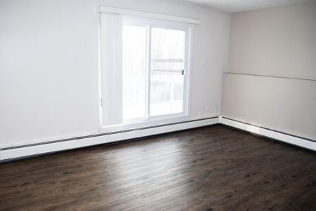 Unit 102, 3811 54 Avenue, Red Deer, Alberta - Photo 4