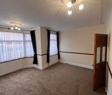 2 Bed Flat, Lowlands Road, HA1 - Photo 4