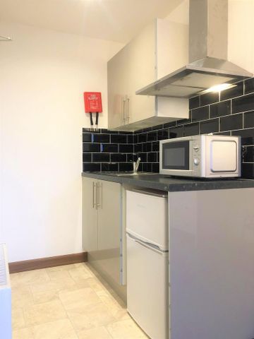 Studio to rent - Photo 2