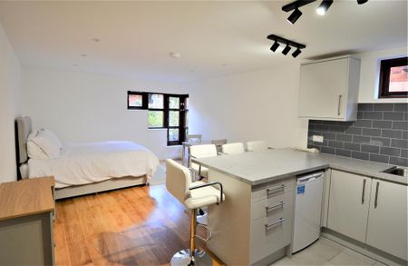 Studio to rent - Photo 3