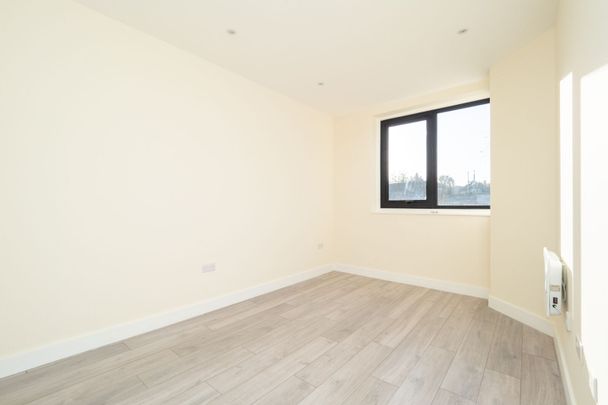 Ewell Road, Cheam, SM3 - Photo 1