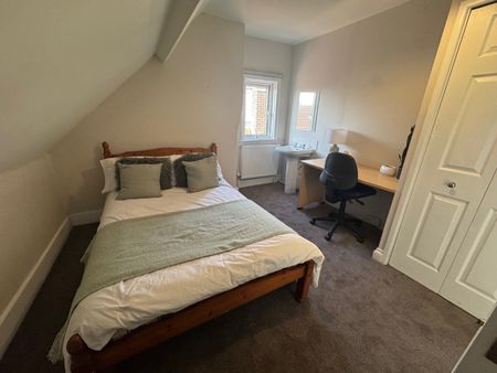 5 bedroom apartment to rent - Photo 3