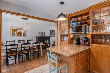 For Lease - 560 Buchanan Crescent, Beacon Hill North - South and Area, Ontario - Photo 3