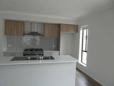 18 BOTTLEBRUSH WAY - Photo 2