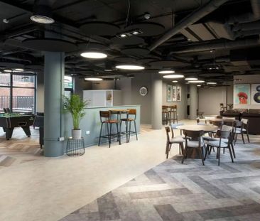 Studio Silver - Photo 1