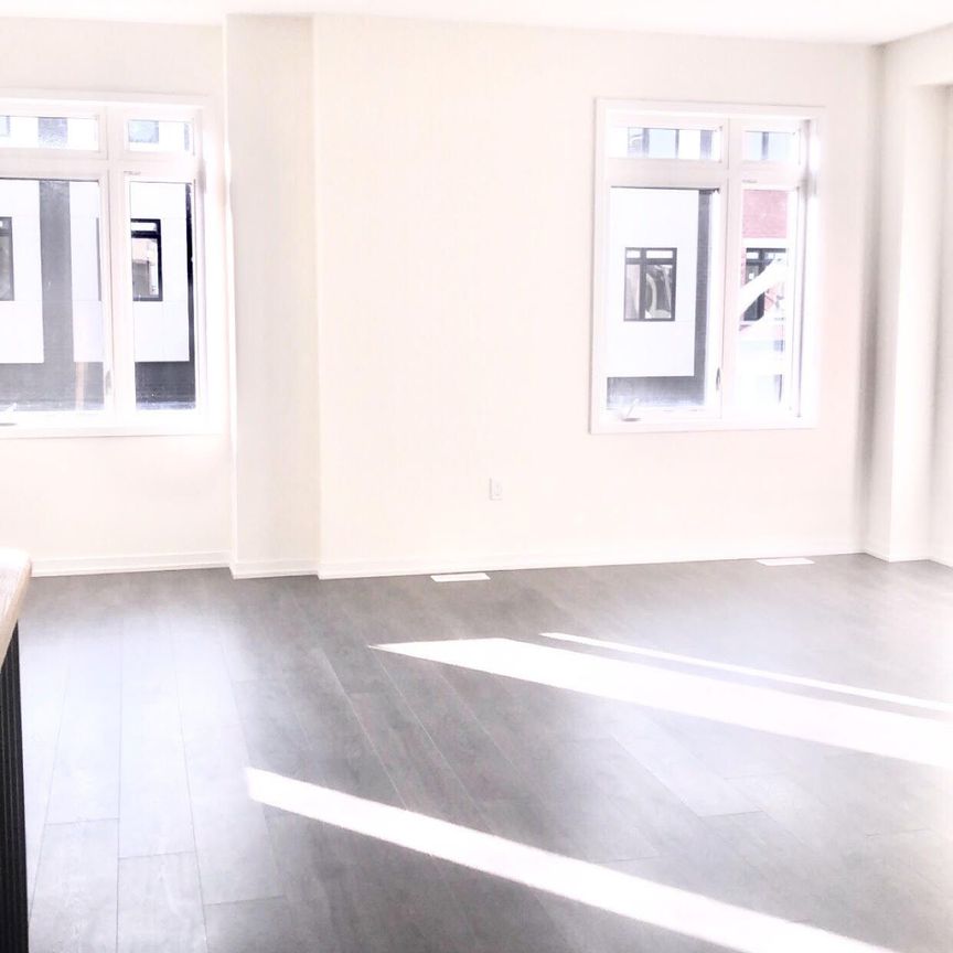 For Lease - 978 Kicking Horse Path Unit# Upper Flr, Oshawa, Ontario - Photo 1