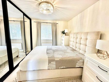 4 bedroom detached house to rent - Photo 3