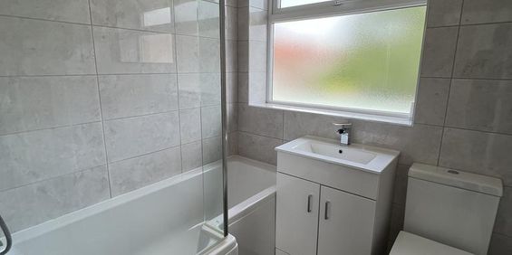 2 bedroom semi-detached house to rent - Photo 3