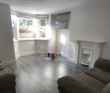 5 Bedroom End Terraced House for rent in Bennett Road - Photo 2