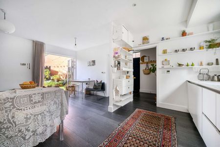 Exceptional three-bedroom townhouse in the heart of Winchester city centre. - Photo 3