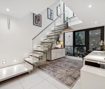 Whittlebury Mews East, Primrose Hill, London, NW1 - Photo 1