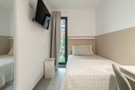 Passatge de Paca Soler, Barcelona, Catalonia 08028 - Photo 2