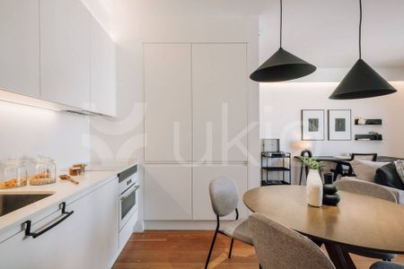 4 room luxury Flat for rent in Lisbon - Photo 3