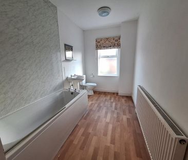 2 bedroom terraced house to rent - Photo 3