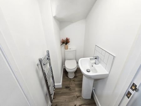 Two bedroom terraced house - Photo 4