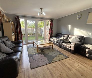 Mint Walk, Woking - 3 bedrooms Property for lettings - Seymours - Photo 1