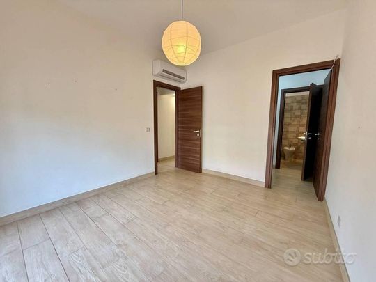 Appartamento di 110 m² con 4 locali e box auto a C - Photo 1