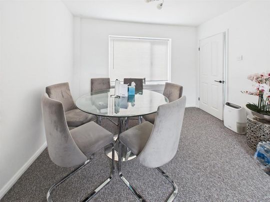 2 bedroom end of terrace house to rent - Photo 1