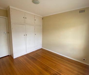 35 Mackenzie Street, Brunswick VIC 3056 - Photo 3