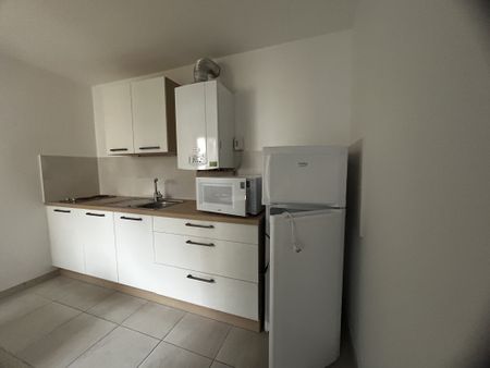 Location Appartement 1 pièce 34m² LE CREUSOT 71200 - Photo 3