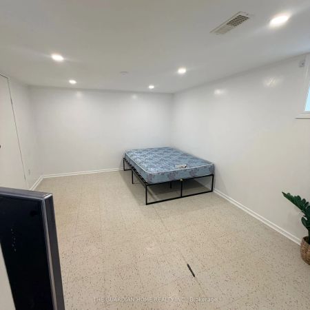 9 Keewatin Street S - Photo 3