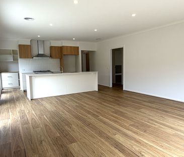 FOUR BEDROOM, TWO LIVING, BRAND NEW FAMILY HOME WITH BONUS SIDE STO... - Photo 4