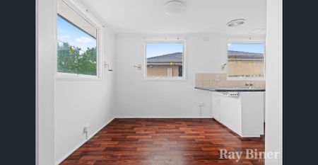 4 BEDROOMS, 3 LIVING ZONES - Photo 4