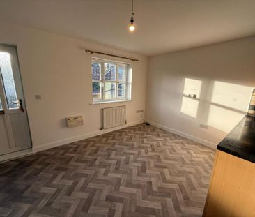 2 bedroom semi-detached house to rent - Photo 2