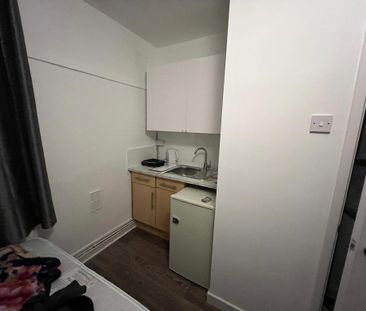 Studio to rent - Photo 5