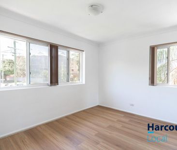 Recently Renovated Two-Bedroom Unit - Photo 5